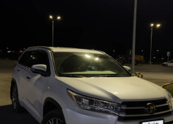 Toyota Highlander 2017 года