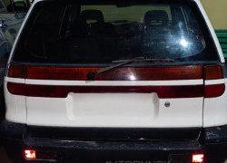 Mitsubishi Space Wagon 1997 года