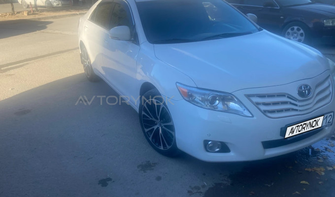 Toyota Camry 2010 года