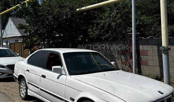 BMW 5 серия 1990 года
