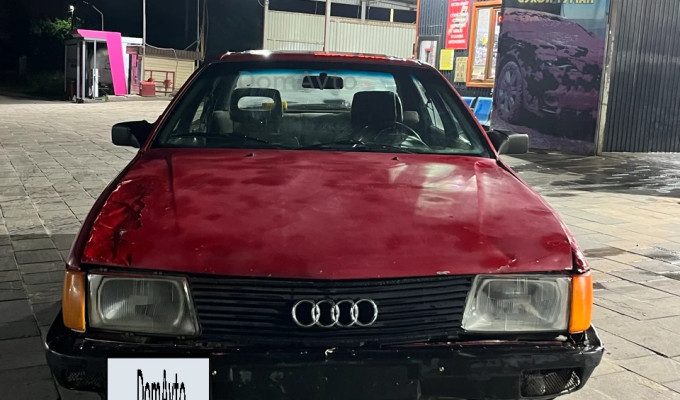 Audi 100 1987 года
