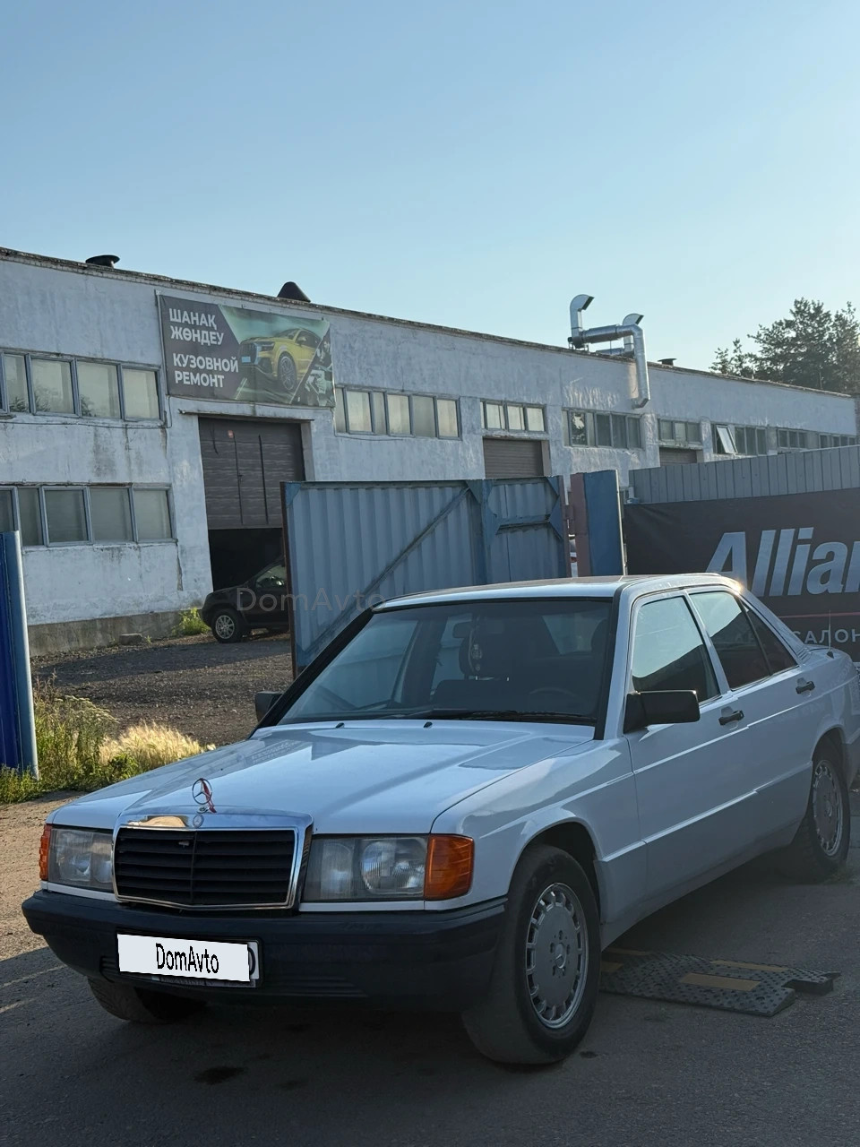 Mercedes-Benz 190, 1992