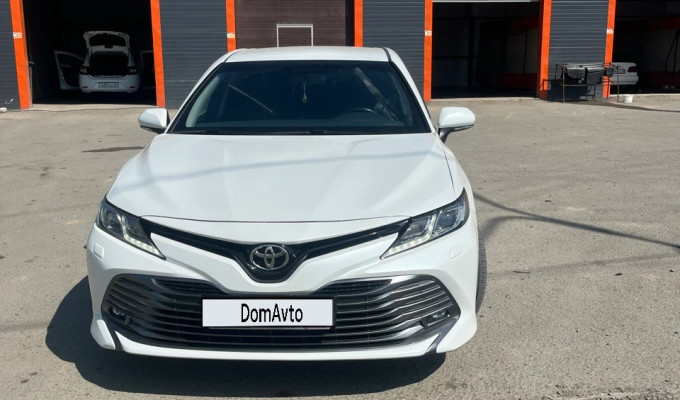 Toyota Camry 2019 года