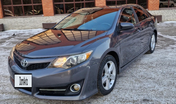Toyota Camry 2014 года