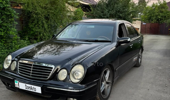 Mercedes-Benz E-Класс 2000 года