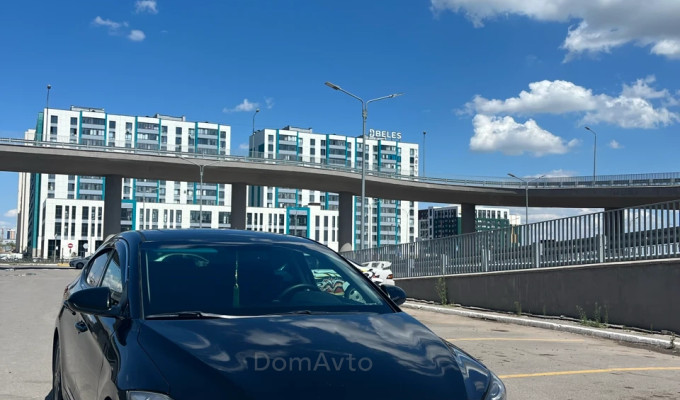 Hyundai Elantra 2017 года