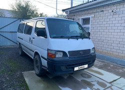 Toyota Hiace 2002 года