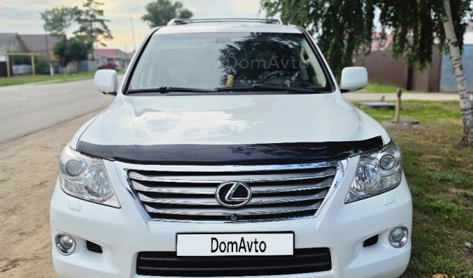 Lexus LX 2008 года