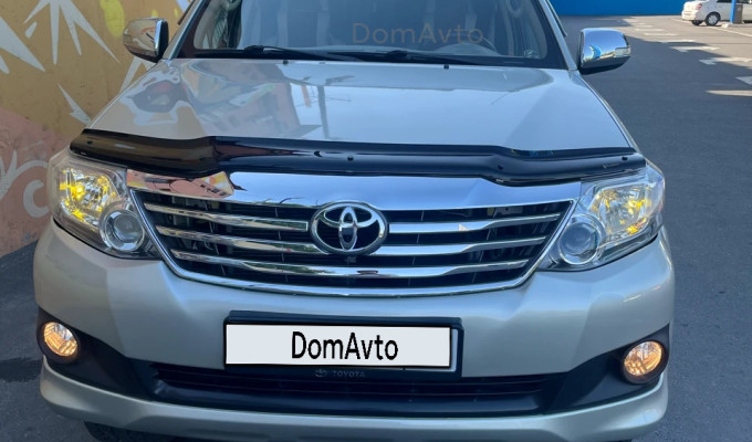 Toyota Fortuner 2005 года