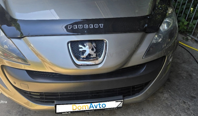 Peugeot 308 2010 года