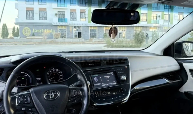 Toyota Avalon 2015 года
