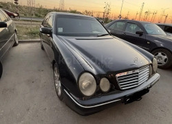 Mercedes-Benz E-Класс 2001 года