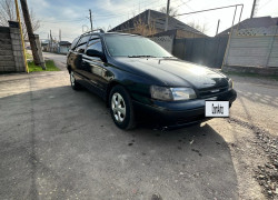 Toyota Caldina 1993 года