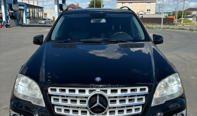 Mercedes-Benz ML-Класс 2010 года