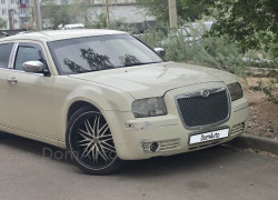 Chrysler 300C 2006 года
