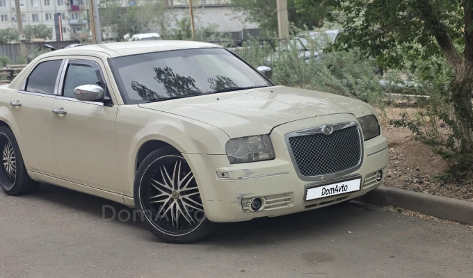 Chrysler 300C 2006 года