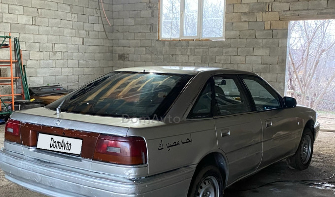 Mazda 626 1990 года