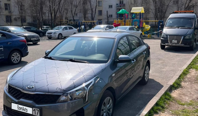 Kia Rio 2021 года