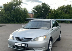 Toyota Camry 2005 года
