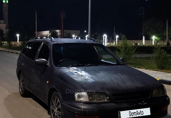 Toyota Caldina 1996 года