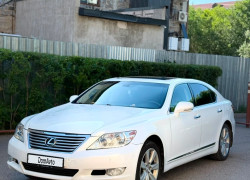 Lexus LS 2011 года