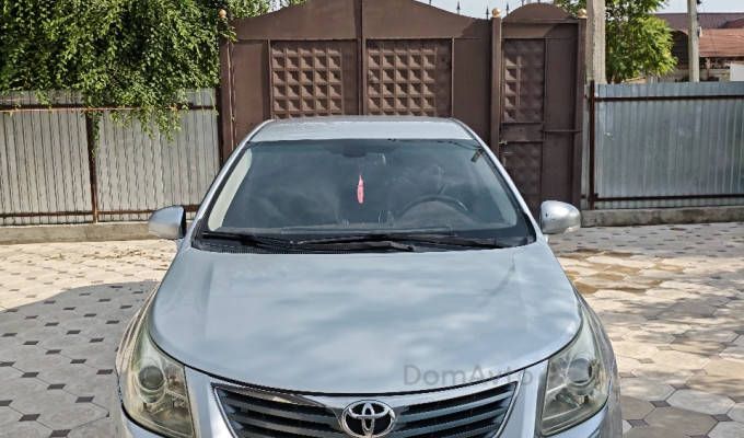 Toyota Avensis 2009 года