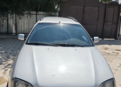 Toyota Avensis 1998 года