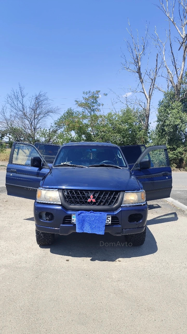 Mitsubishi Montero Sport, 2001