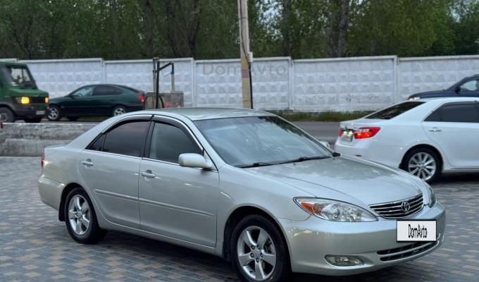 Toyota Camry 2002 года