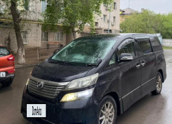 Toyota Vellfire 2010 года