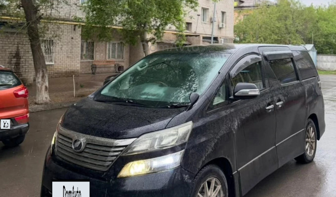 Toyota Vellfire 2010 года
