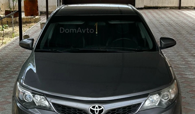 Toyota Camry 2012 года
