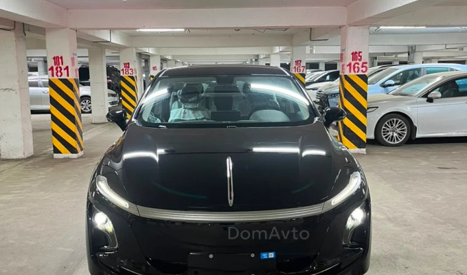 Hongqi E-QM5 2025 года