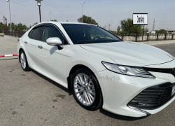 Toyota Camry 2020 года