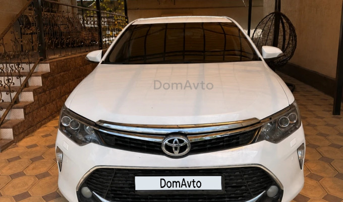 Toyota Camry 2015 года