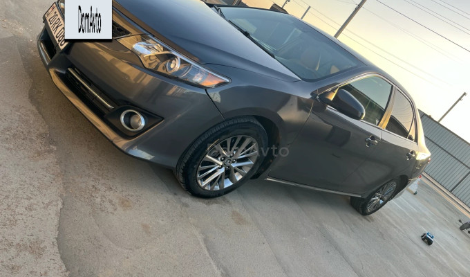 Toyota Camry 2013 года