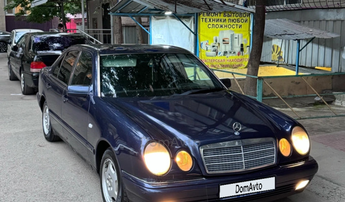 Mercedes-Benz E-Класс 1995 года