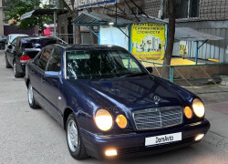 Mercedes-Benz E-Класс 1995 года