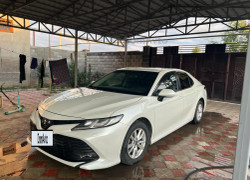 Toyota Camry 2020 года