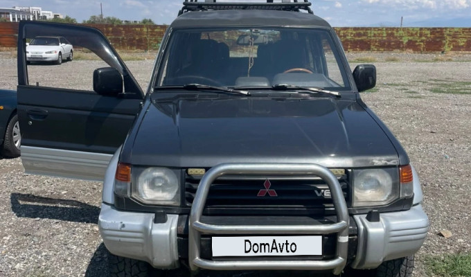 Mitsubishi Pajero 1993 года