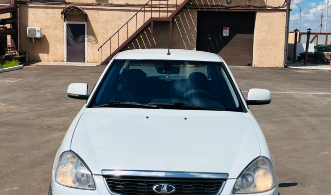 ВАЗ (Lada) Priora 2014 года