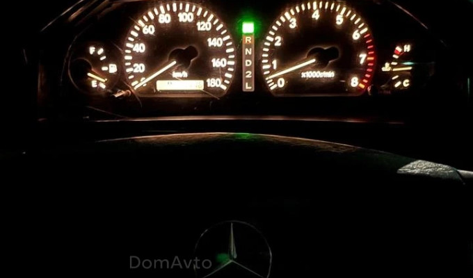 Mercedes-Benz E-Класс 1991 года