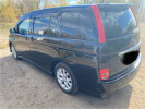 Toyota Isis 2010 года