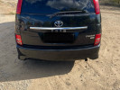 Toyota Isis 2010 года