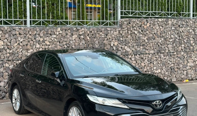 Toyota Camry 2018 года