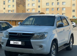Toyota Fortuner 2006 года