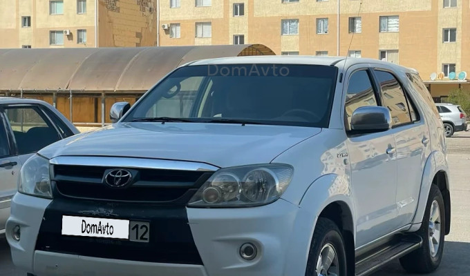 Toyota Fortuner 2006 года