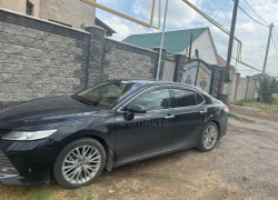 Toyota Camry 2020 года