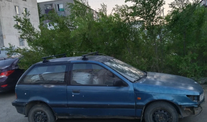 Mitsubishi Colt 1990 года