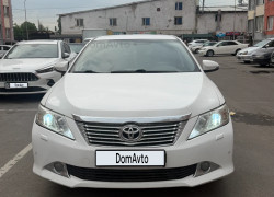 Toyota Camry 2012 года
